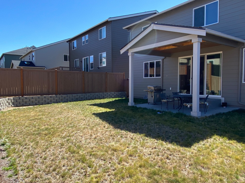 Woodinville yard before the deck and planting